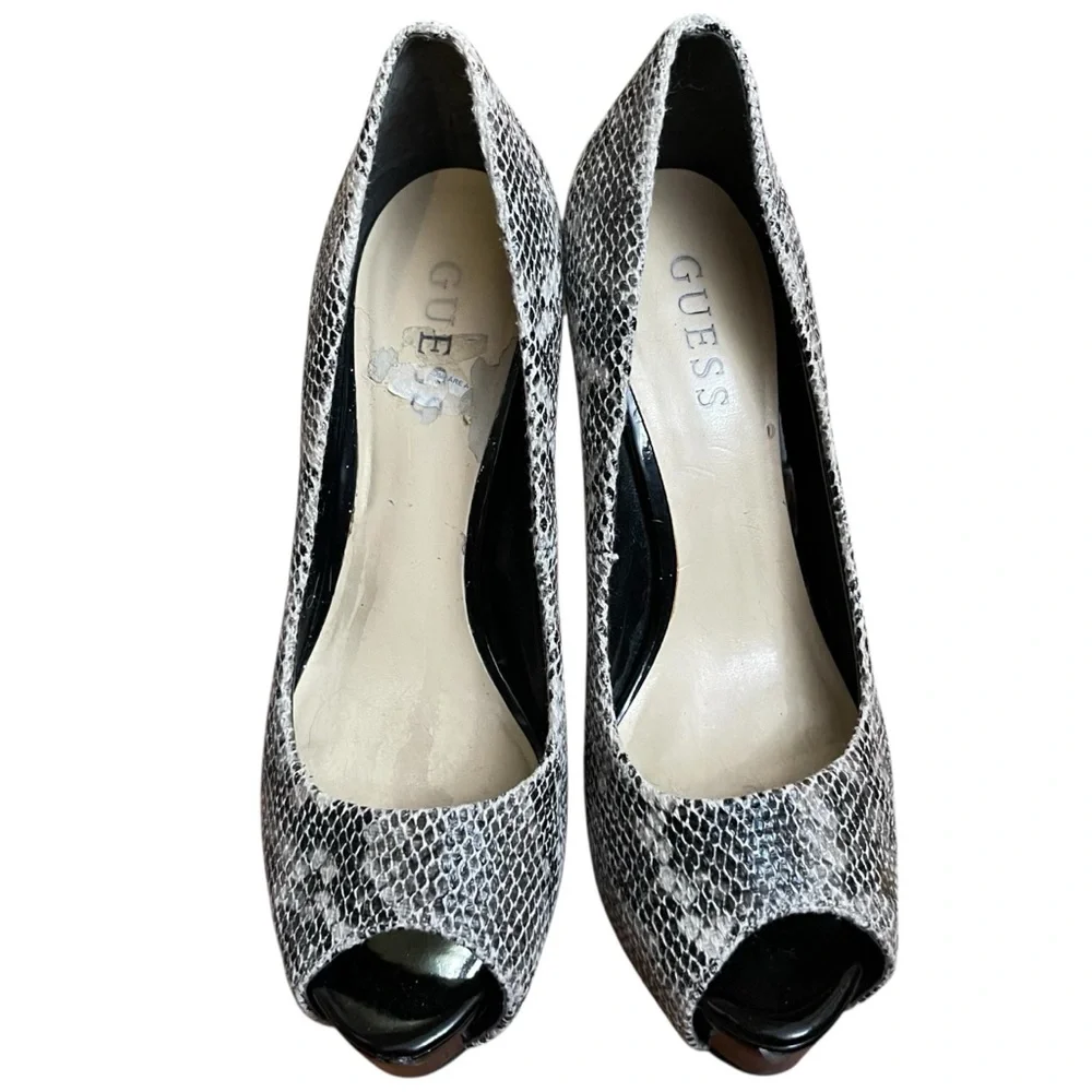 Guess Black and Gray Snakeskin Peeptoe Heels 4.5 in. 7M‎